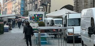 La Guida - Cuneo, il mercato del venerdì in via Roma