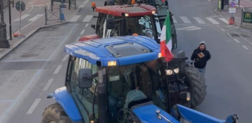 La Guida - Trattori nel centro città per riportare l’attenzione sull’agricoltura (video)