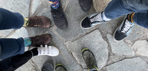 La Guida - La Giornata dei calzini spaiati anche a Cuneo