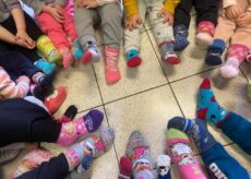 La Guida - Giornata dei calzini spaiati nelle scuole bovesane