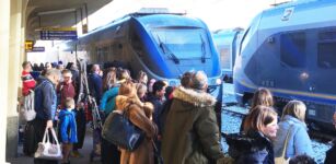 La Guida - Scena da esodo alla stazione di Limone