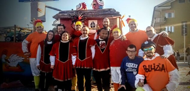 La Guida - Gli sbandieratori di Borgo San Martino al Carnevale di Borgo San Dalmazzo