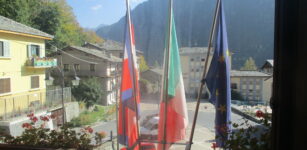 S’inaugura il nuovo ascensore del municipio di Casteldelfino La Guida - S’inaugura il nuovo ascensore del municipio di Casteldelfino