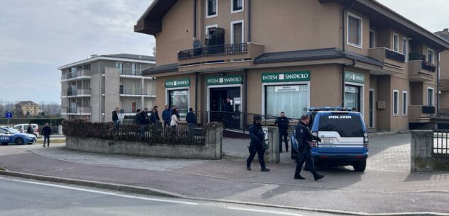 La Guida - Allarme rapina con ostaggi a Confreria, bloccano la frazione ma la banca è chiusa