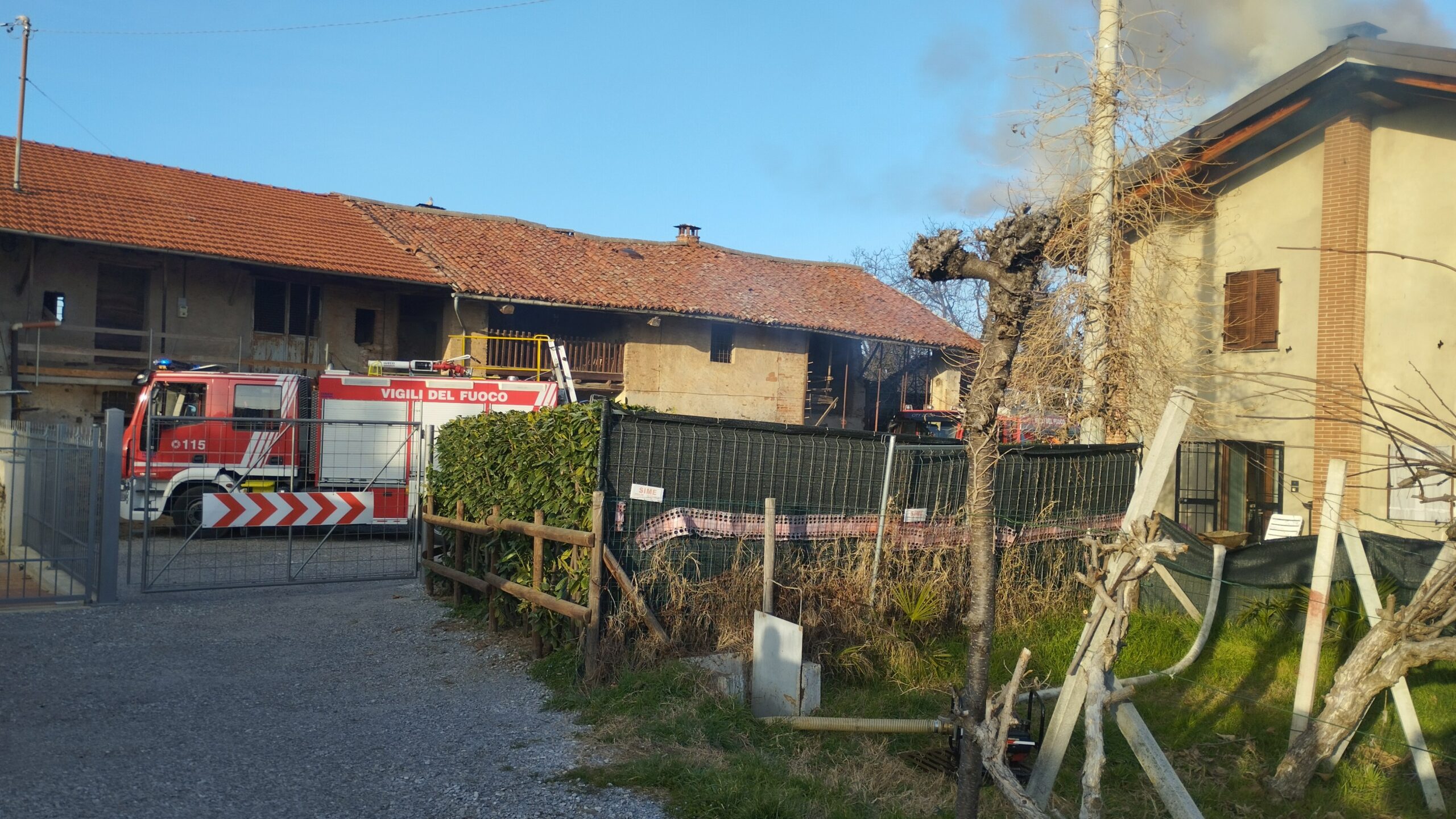 Incendio in borgata Molineris, in frazione Castelletto