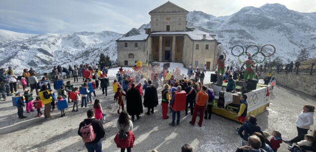 La Guida - Valle Grana, il carnevale festeggiato a 1760 metri (foto e video)