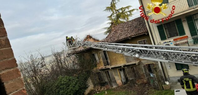 La Guida - Crolla il tetto di una casa a Priocca, nessun ferito