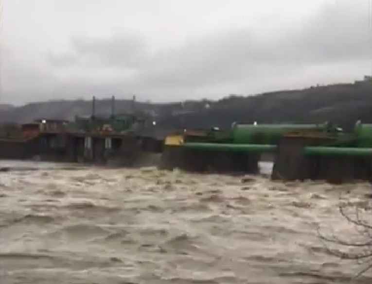 Maltempo: Tanaro in piena a Carrù (video)