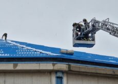 La Guida - Perdita d’acqua dal tetto del palazzetto dello sport, intervento dei Vigili del fuoco