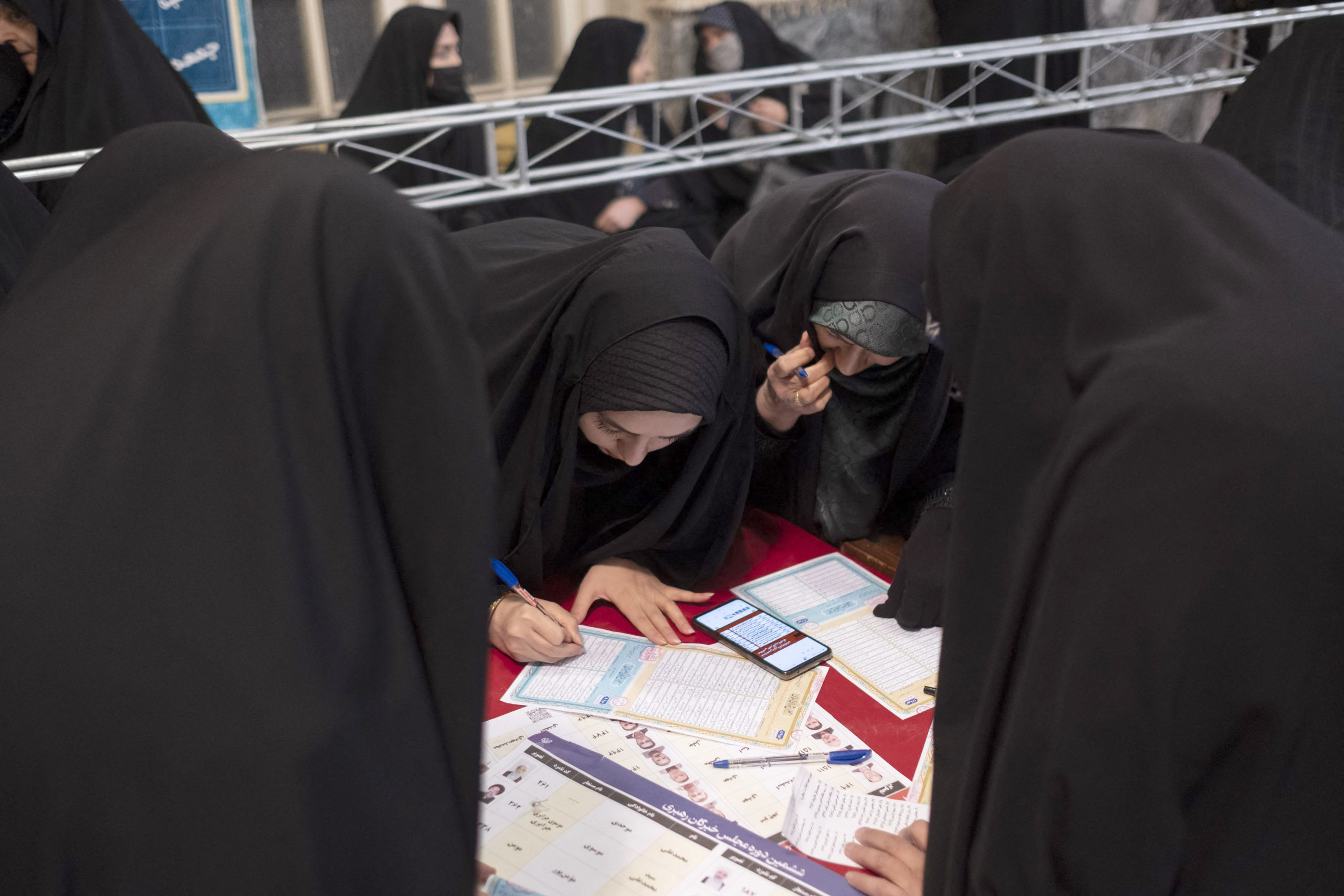 voto in Iran (foto Agensir)