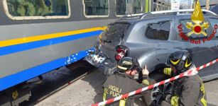 La Guida - Savigliano, auto resta bloccata nel passaggio a livello