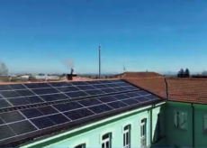 La Guida - Lavori di installazione del fotovoltaico sul tetto della scuola di Madonna dell’Olmo