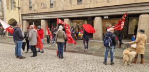 A Cuneo sciopero con presidio davanti a Zara La Guida - A Cuneo sciopero con presidio davanti a Zara