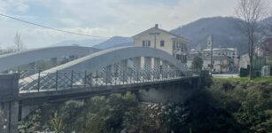 Il ponte ad arco sul Po di Paesana è da demolire e ricostruire La Guida - Il ponte ad arco sul Po di Paesana è da demolire e ricostruire