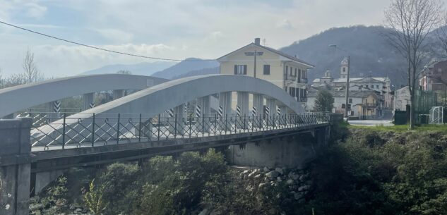 La Guida - Il ponte ad arco sul Po di Paesana è da demolire e ricostruire