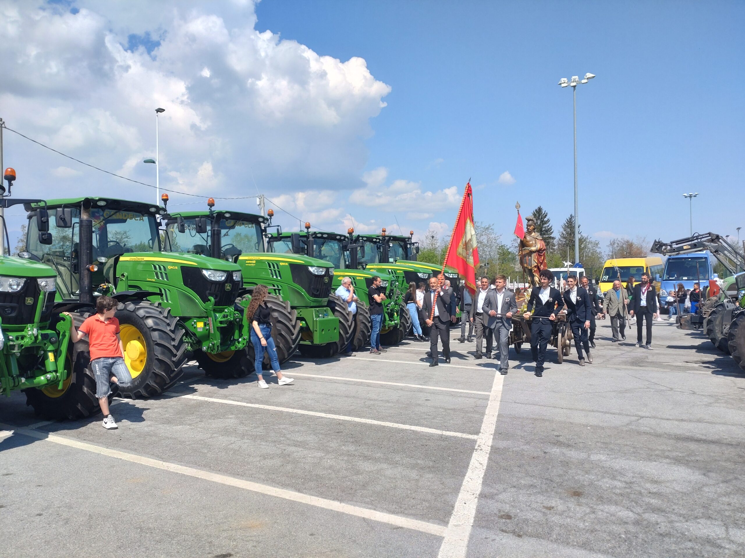 A San Benigno rivive la tradizione di San Magno con la processione