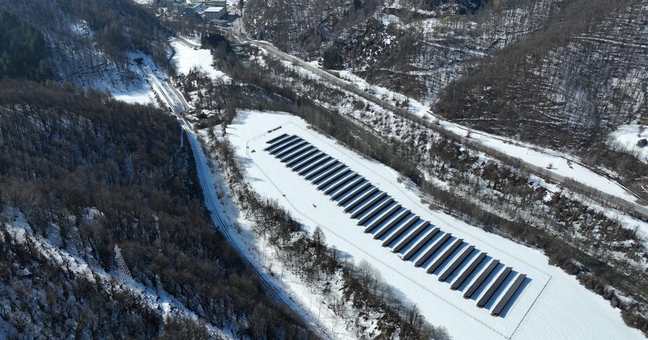 A Robilante il fotovoltaico che trasforma in energia anche i riflessi del sole sulla neve