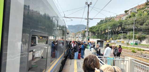 La Guida - Ancora ritardi e disagi sul treno del mare