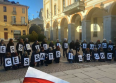 La Guida - A Cuneo un flash mob per chiedere la pace