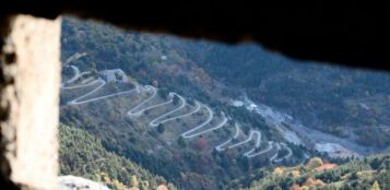 La Guida - Strada dei 46 tornanti per i francesi della Roya, Limone e Vernante