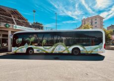 La Guida - Presentato “eCitaro”, il primo autobus elettrico di Cuneo (video)
