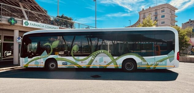 La Guida - Presentato “eCitaro”, il primo autobus elettrico di Cuneo (video)