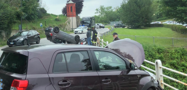 La Guida - Quattro auto coinvolte in un incidente alla Madonnina di Dronero