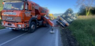 La Guida - Traffico bloccato sulla Paesana-Sanfront per un camion fuori strada