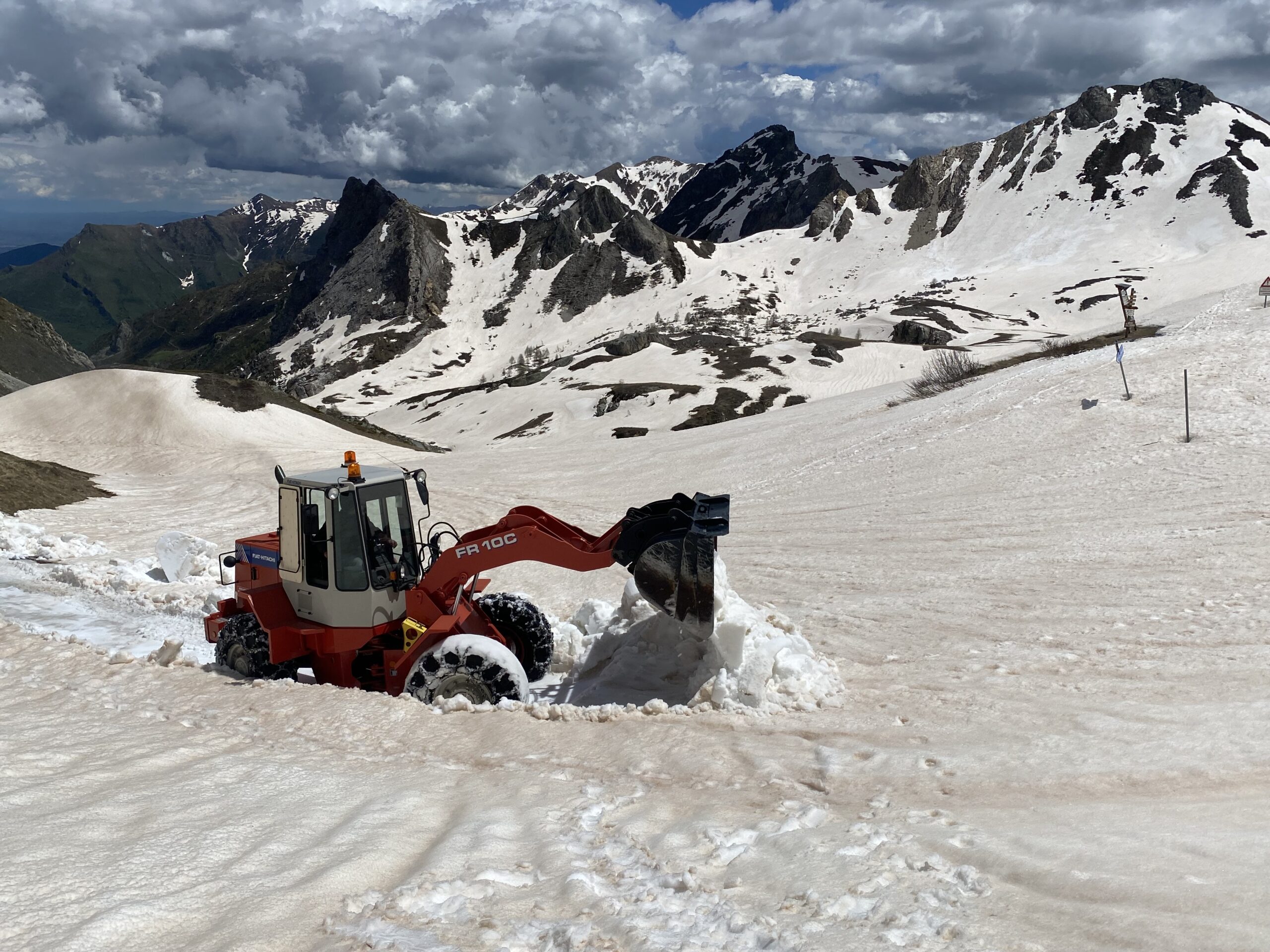 Il Fauniera è ancora chiuso per la neve, raccolta fondi della Fausto Coppi per la riapertura – (Video)