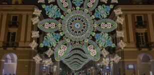 Cuneo Illuminata 2024, ecco come sarà il nuovo portale luminoso La Guida - Cuneo Illuminata 2024, ecco come sarà il nuovo portale luminoso