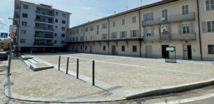 La Guida - Cambia volto la piazza principale di Farigliano