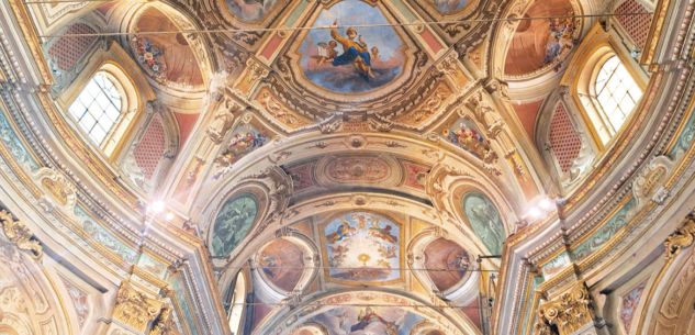 Dalla terra al cielo, una visione quasi mistica sulla volta della parrocchiale La Guida - Dalla terra al cielo, una visione quasi mistica sulla volta della parrocchiale