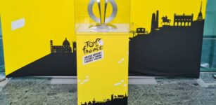 Il trofeo del Tour de France al Grattacielo della Regione La Guida - Il trofeo del Tour de France al Grattacielo della Regione
