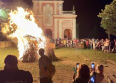 La Guida - A Caraglio il Falò di San Giovanni (video)