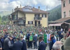 La Guida - La Divisione Alpina Cuneese in parata verso il Colle di Nava