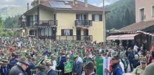 La Guida - La Divisione Alpina Cuneese in parata verso il Colle di Nava