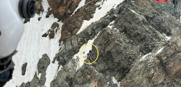 La Guida - Alpinisti bloccati sulla Cresta Est del Monviso (video)