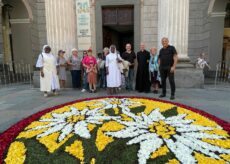 La Guida - Cuneo “infiorata” per la Madonna del Carmine  (foto)