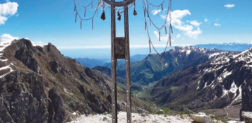 La Guida - La croce di Filippo su Rocca Negra  in ricordo di un giovane caragliese