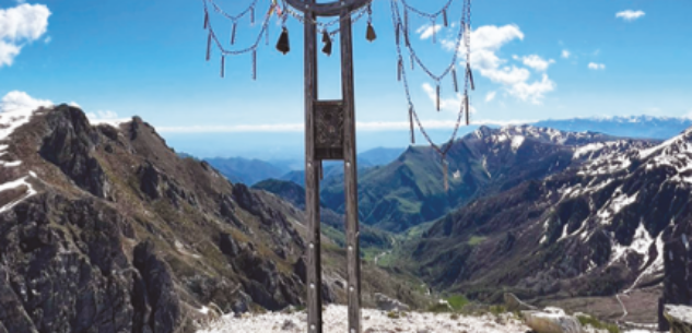 La Guida - La croce di Filippo su Rocca Negra  in ricordo di un giovane caragliese