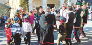 La Guida - Il fascino del Carnevale de J’Aboi e la tradizione del Bal do Sabre