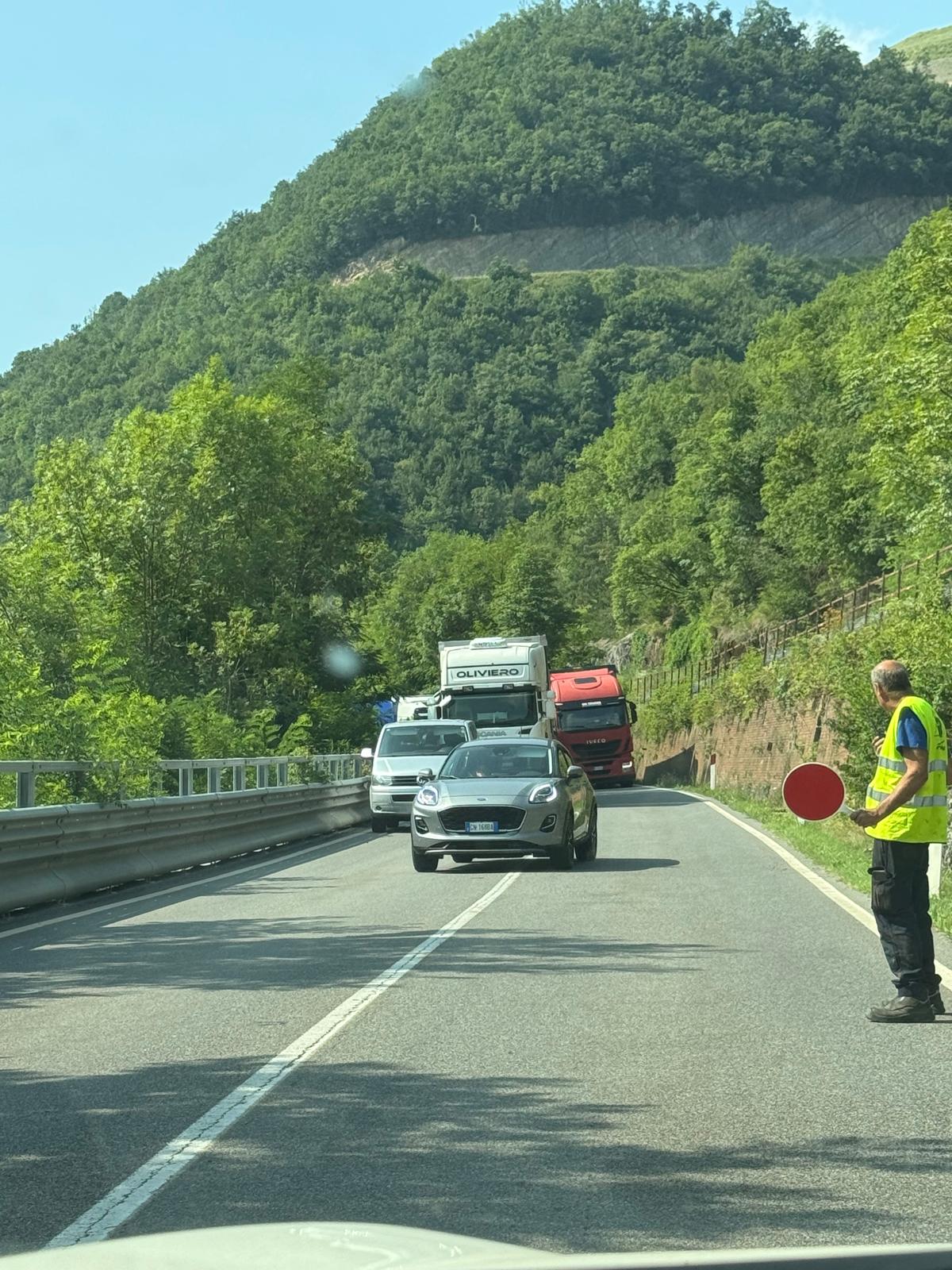 Dal 16 giugno torna il divieto di transito ai mezzi pesanti sulla statale 28