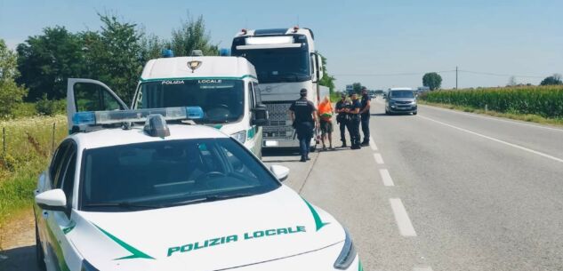 La Guida - Polizia locale a Cuneo, multe per limiti di velocità e massa eccessiva