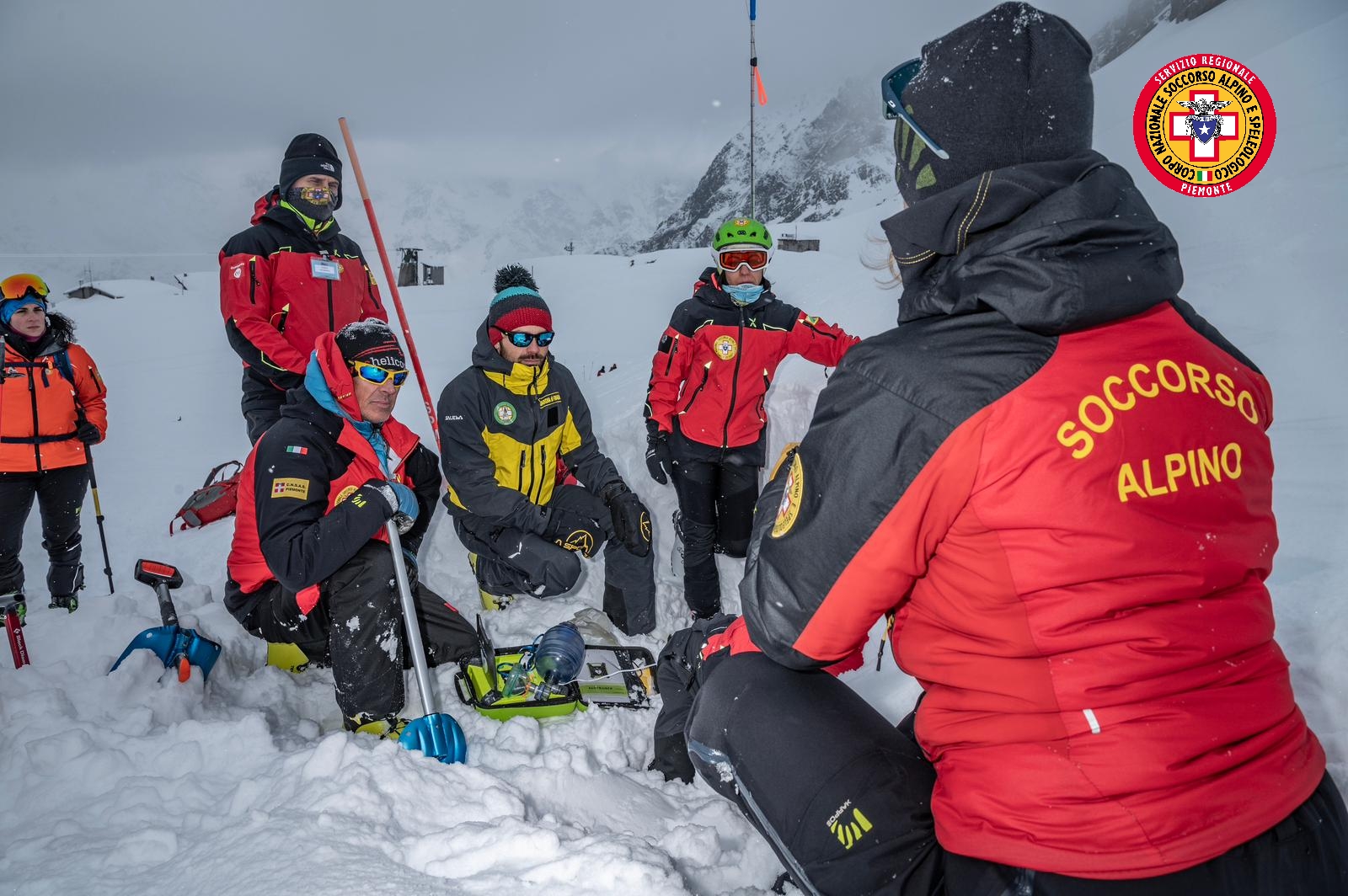 Nuovi defibrillatori per il Soccorso Alpino e Speleologico