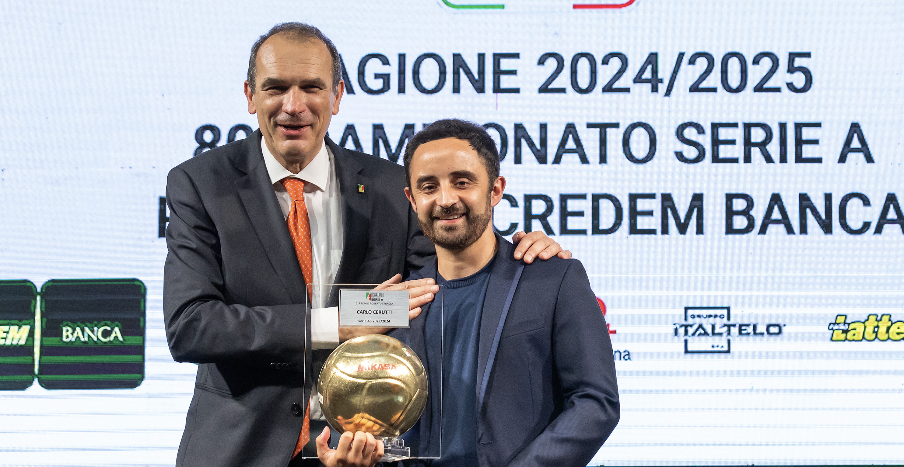 Carlo Cerutti del volley Savigliano premiato come miglior addetto stampa della A3 di volley