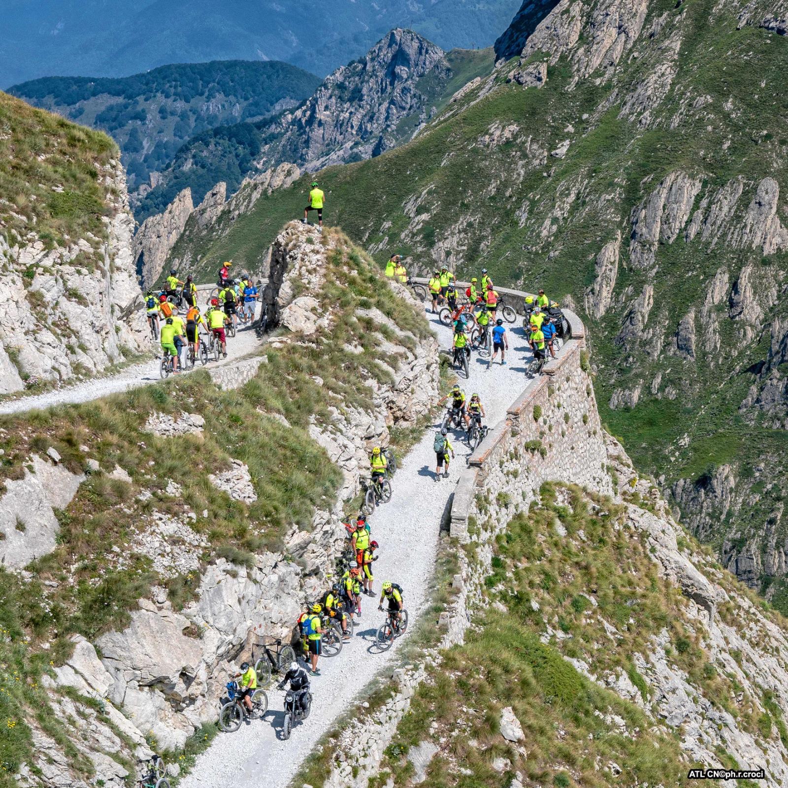 La meraviglia unica dell’Alta Via del Sale, dalla montagna al mare (video)