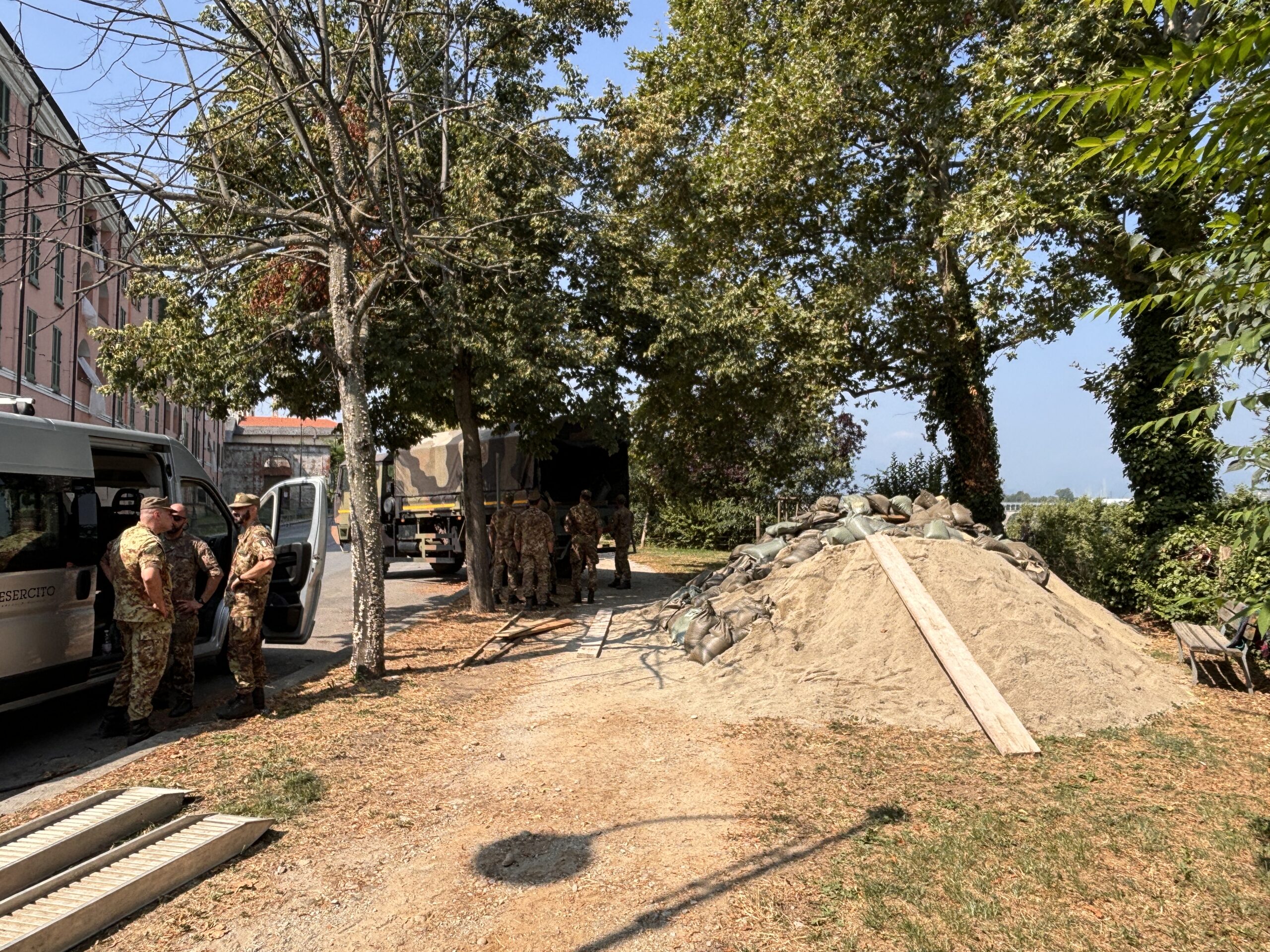 Cuneo, fatte brillare le due bombe portate alla Questura (video)