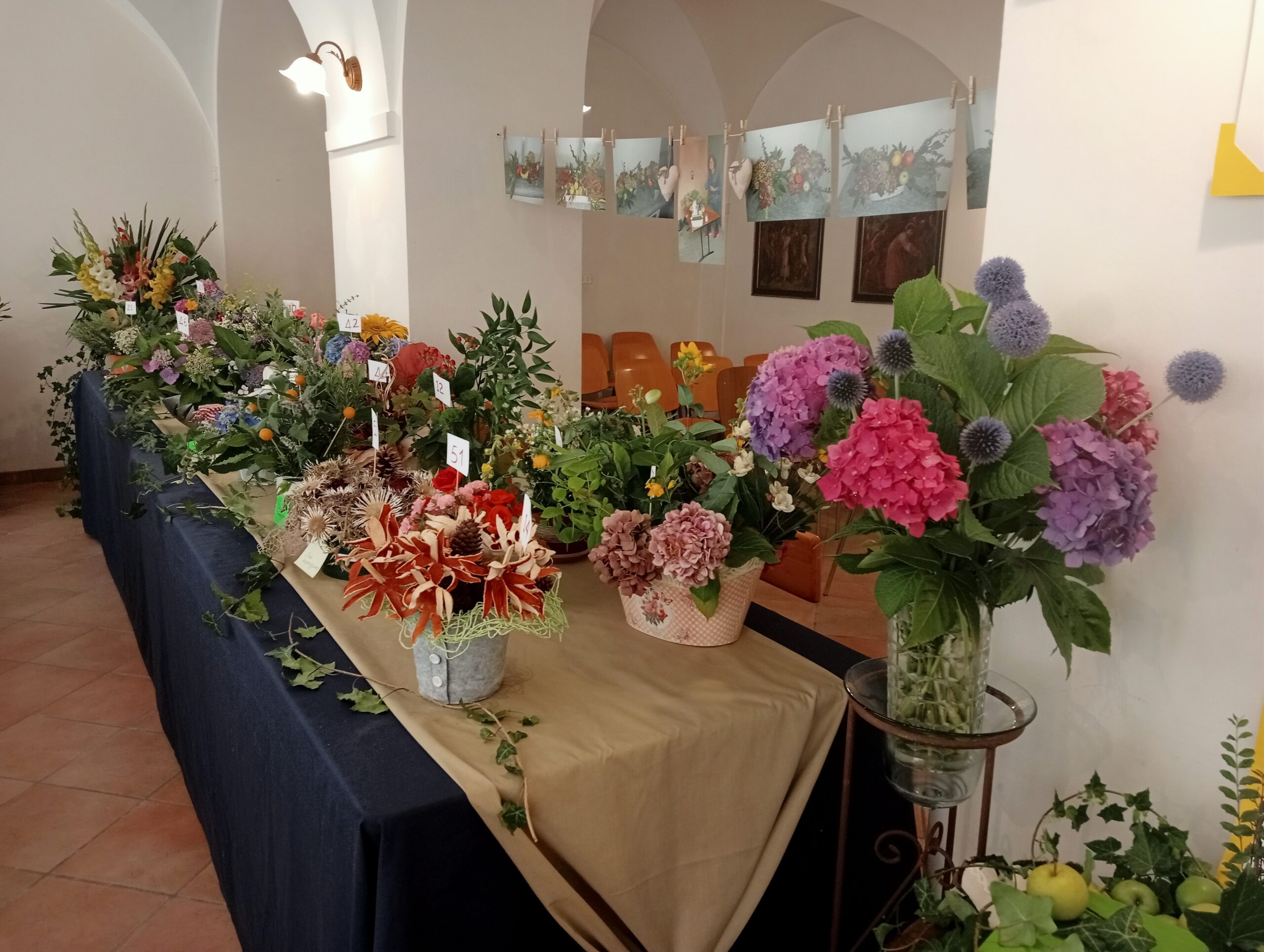 Mostra e beneficenza a Madonna dei Boschi
