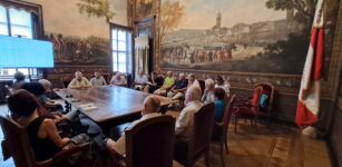 Piazza Europa, tre ore di confronto tra Comune e associazioni ambientaliste La Guida - Piazza Europa, tre ore di confronto tra Comune e associazioni ambientaliste