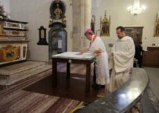 La Guida - L’altare della chiesa di Limone cambia forma: ad inaugurarlo c’è il vescovo Piero Delbosco